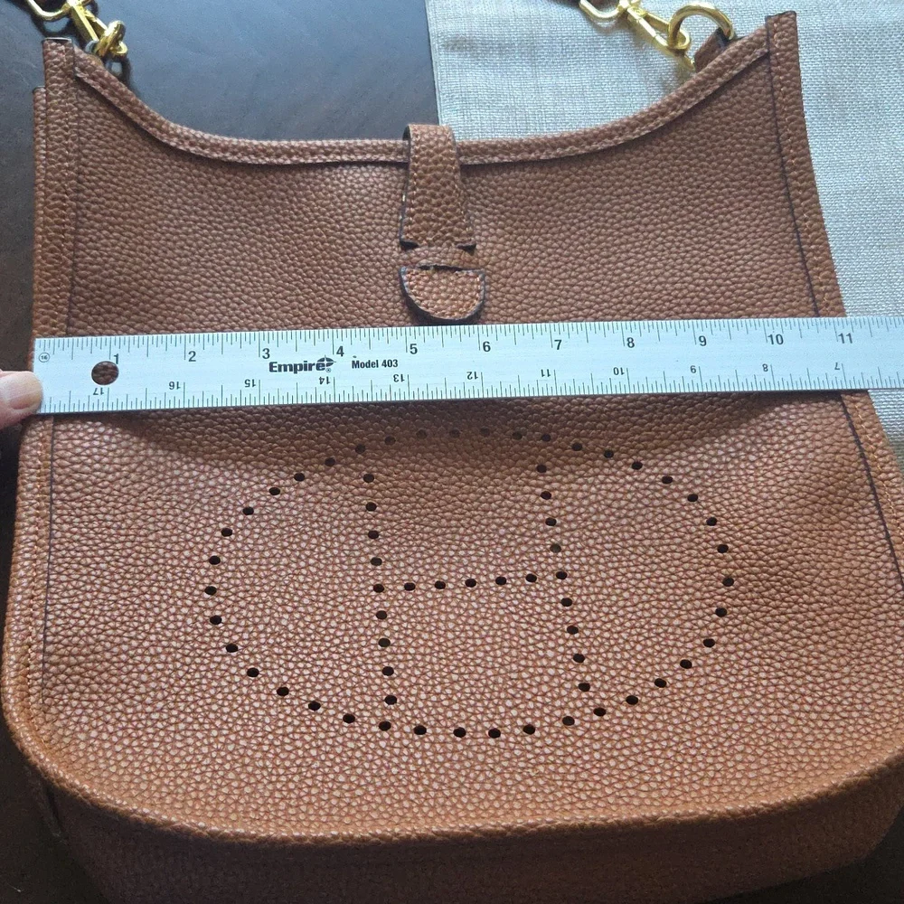 Beautiful Replica Halston Cross Body Bag. Great Condition! Tan, Gold Hardware. - Picture 10 of 11